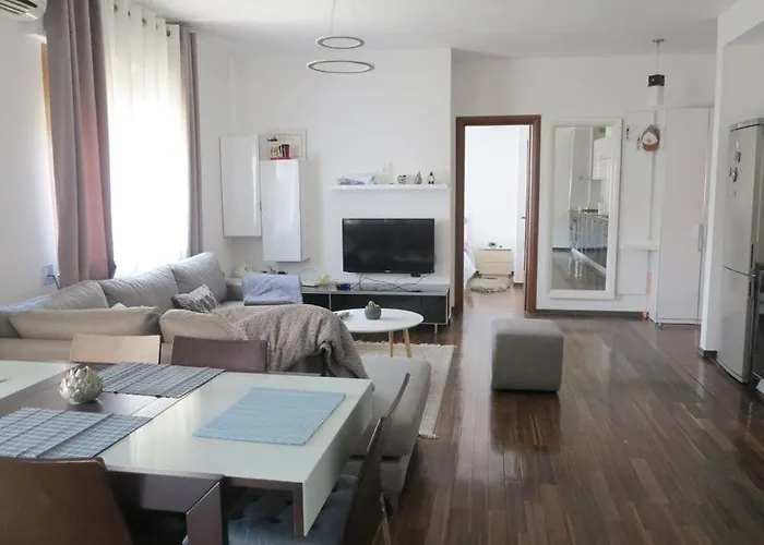 Nys Spacious Apartment
